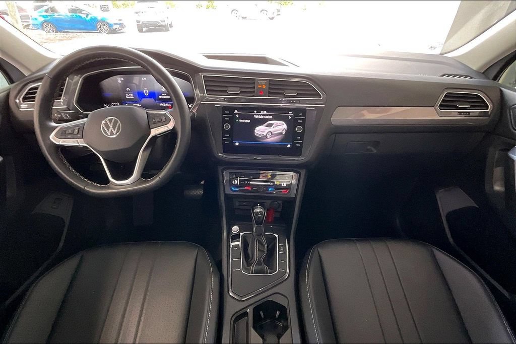 Used 2024 Volkswagen Tiguan SE FWD image 6