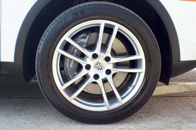 Used 2023 Porsche Cayenne image 57