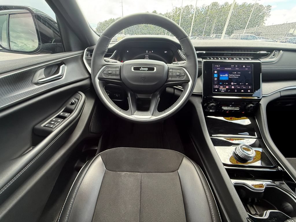 Used 2023 Jeep Grand Cherokee L Laredo AWD/4WD image 8