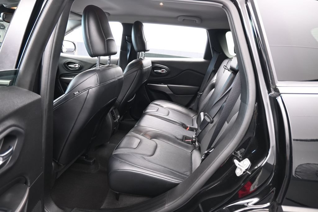 Used 2022 Jeep Cherokee Latitude Lux FWD image 28