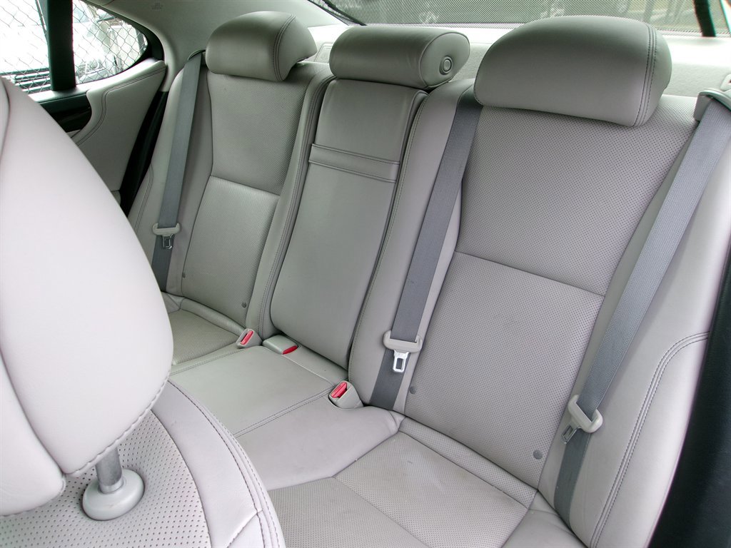 Used 2016 Lexus LS 460 w/ Comfort Package image 13