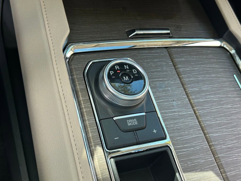 Used 2022 Ford Expedition Limited image 26