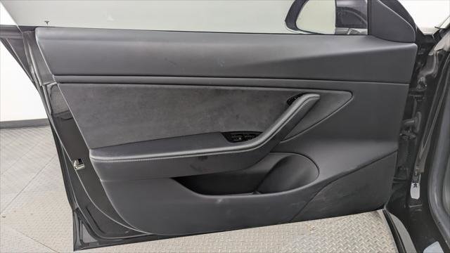 Used 2018 Tesla Model 3 Long Range RWD image 12
