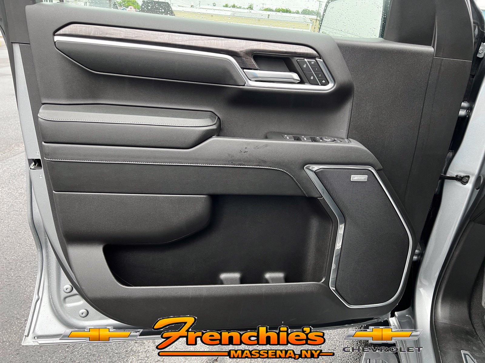 Used 2024 Chevrolet Silverado 1500 LTZ w/ LTZ Premium Package AWD/4WD image 10