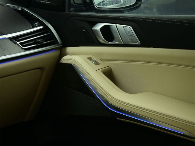 Used 2021 BMW X7 xDrive40i w/ Premium Package image 14