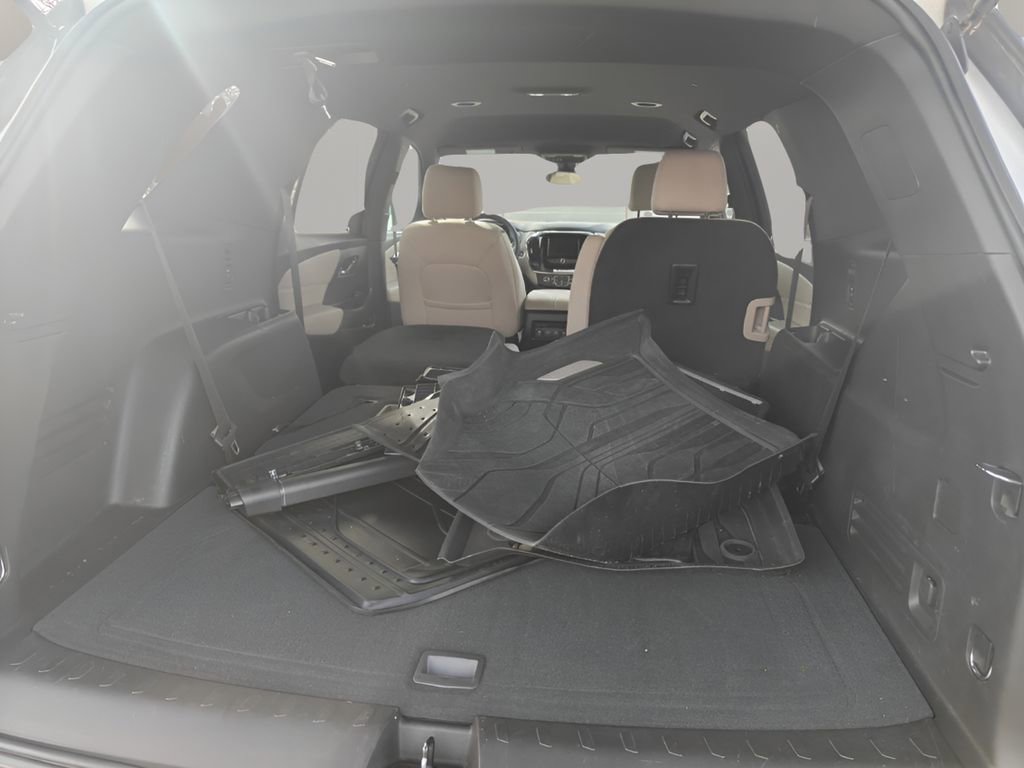 Used 2023 Chevrolet Traverse LT w/ LPO, Floor Liner Package image 15