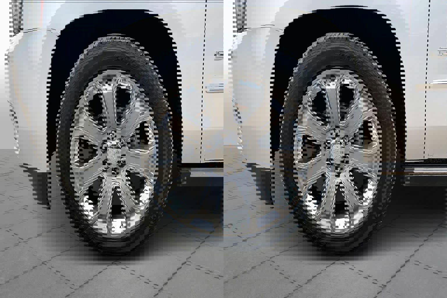 Used 2016 GMC Yukon XL Denali w/ Open Road Package image 11