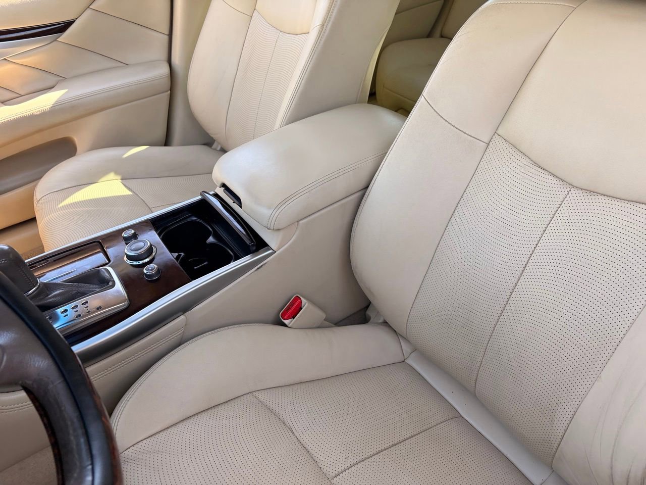 Used 2015 INFINITI Q70 L 3.7 w/ Technology Package RWD image 18