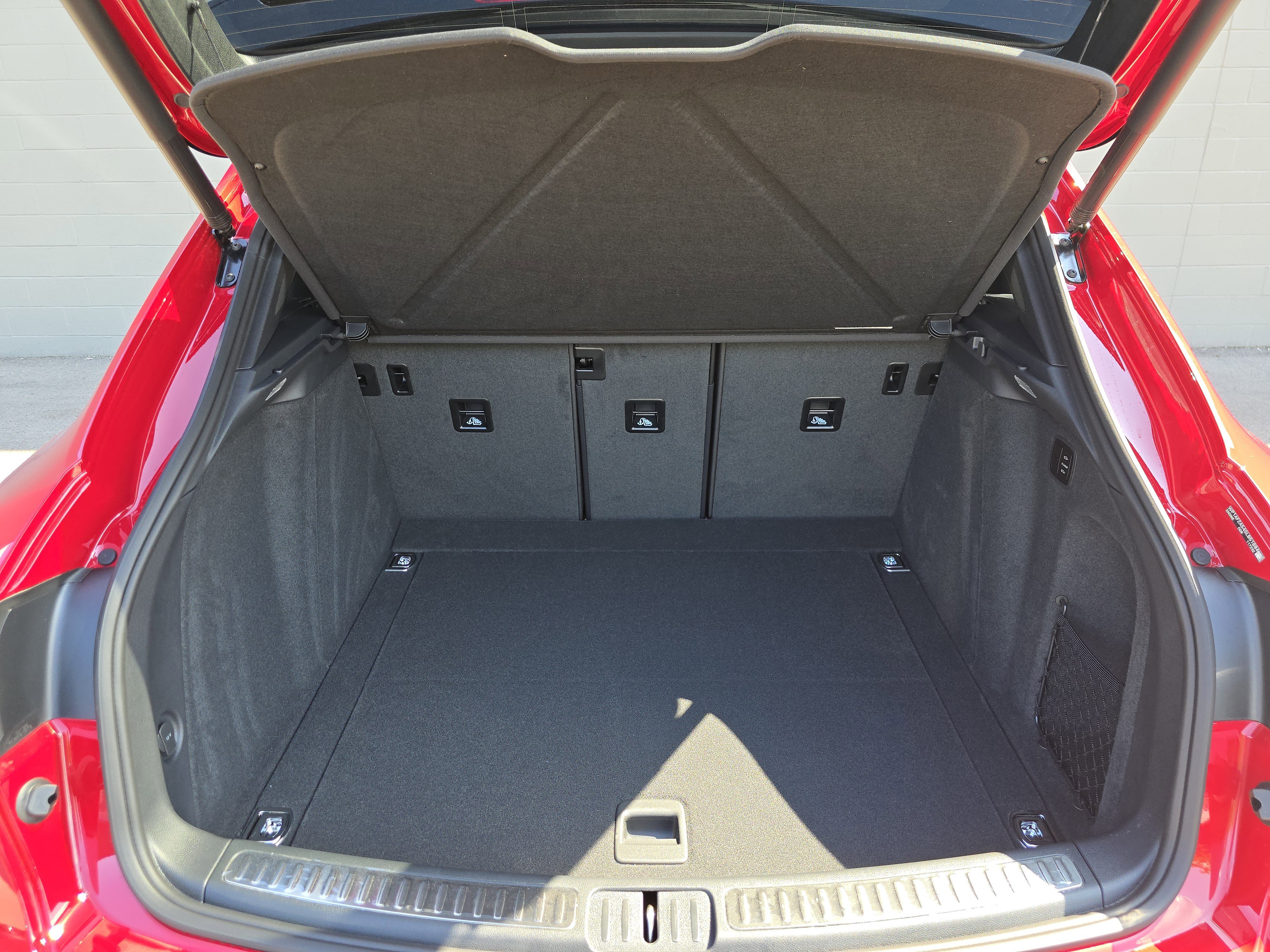 New 2025 Porsche Macan GTS image 19