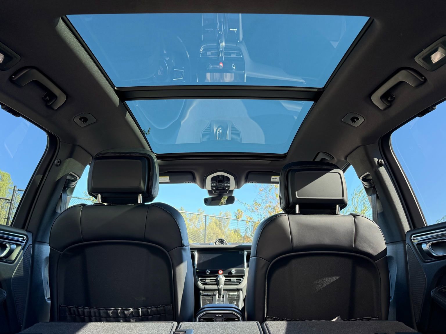 Used 2025 Porsche Macan image 36