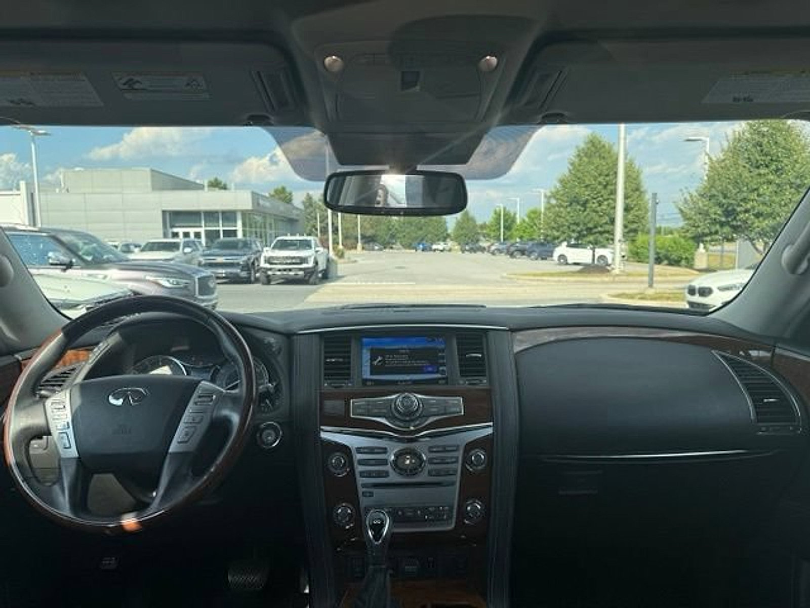 Used 2019 INFINITI QX80 Luxe w/ Proassist Package AWD/4WD image 4
