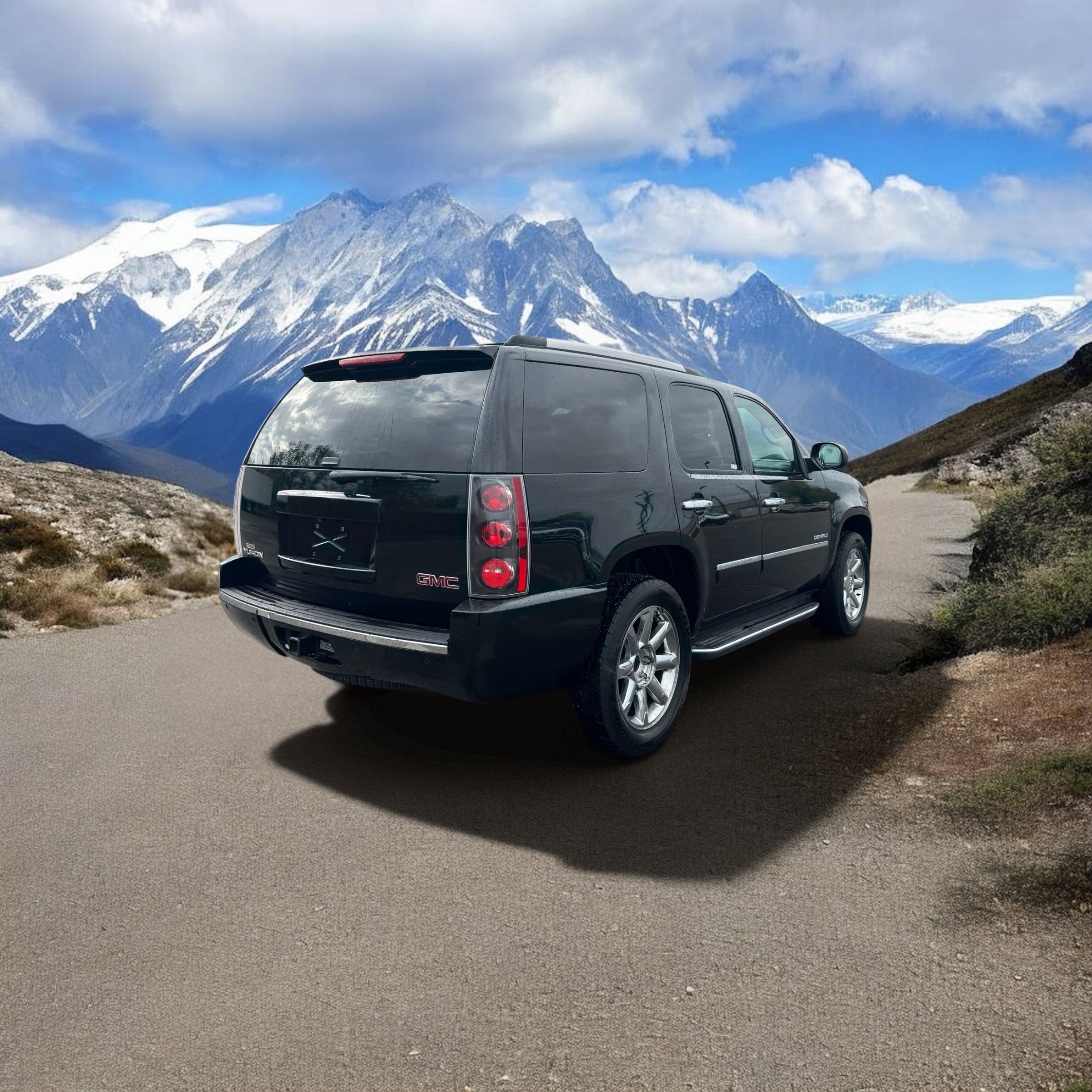 Used 2013 GMC Yukon Denali AWD/4WD image 5