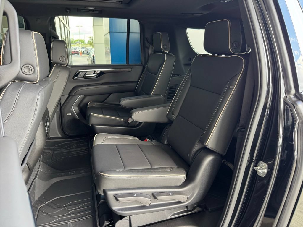 New 2026 Chevrolet Suburban Premier w/ Sun And Tow Package AWD/4WD image 23
