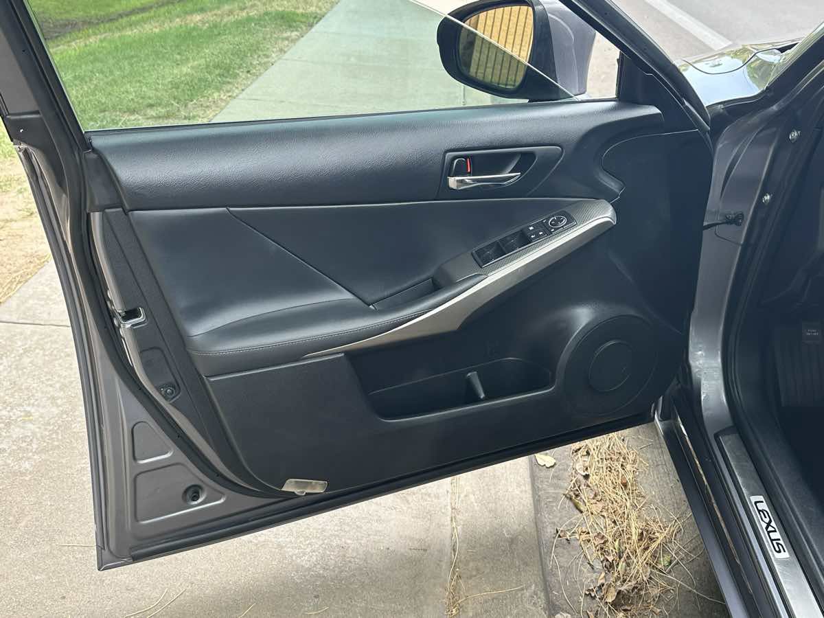 Used 2016 Lexus IS 300 AWD w/ F Sport Package image 45