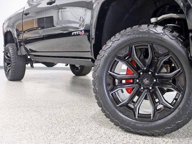 Used 2025 GMC Sierra 1500 AT4 w/ AT4 Premium Package image 4