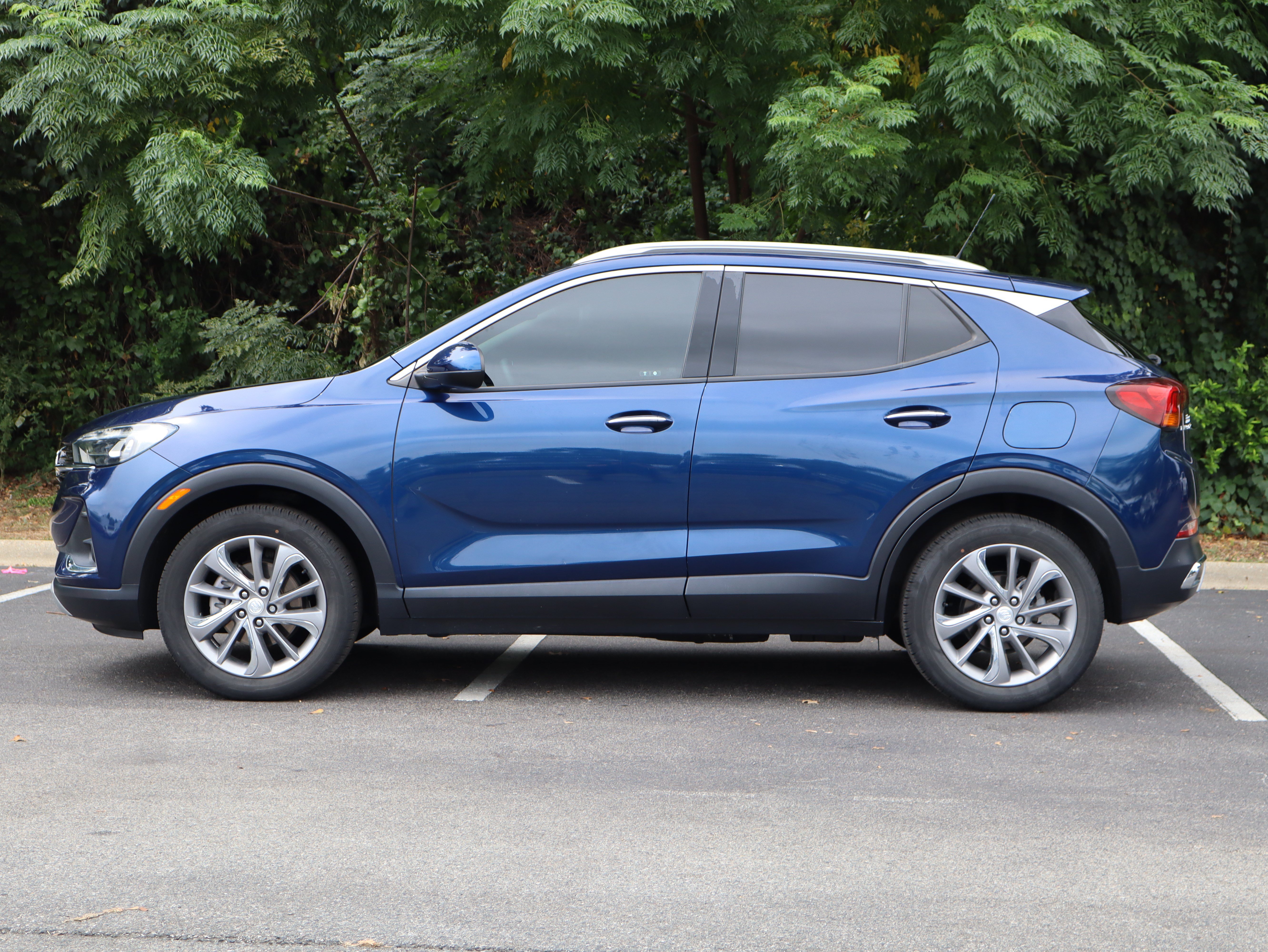Used 2023 Buick Encore GX Essence w/ Experience Buick Package FWD image 6
