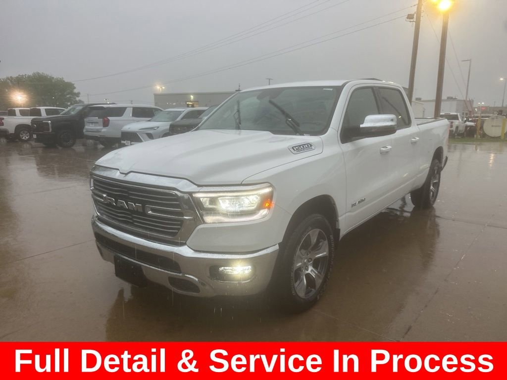 Used 2023 RAM 1500 Laramie AWD/4WD image 3