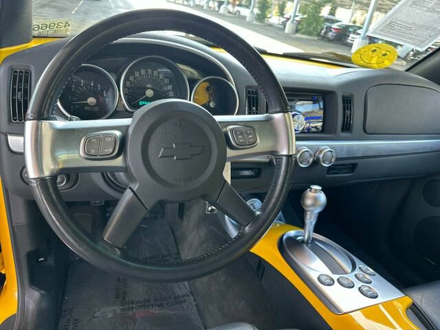 Used 2004 Chevrolet SSR w/ Preferred Equipment Group image 15