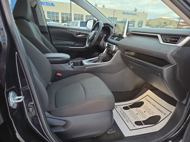 Used 2023 Toyota RAV4 XLE image 33