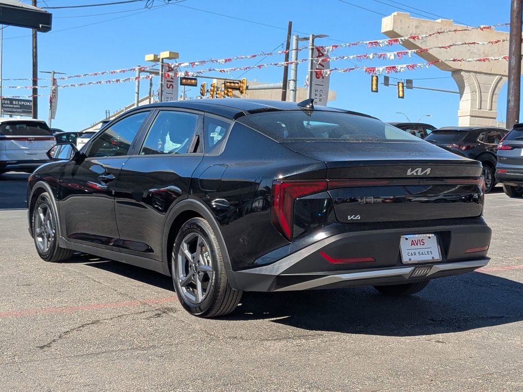 Used 2025 Kia K4 LXS image 3