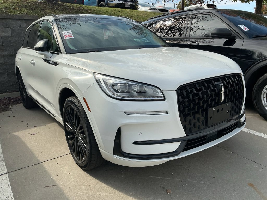 Used 2023 Lincoln Corsair Reserve w/ Equipment Group 201A FWD image 12