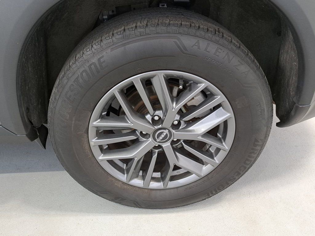 Used 2023 Nissan Rogue S image 30
