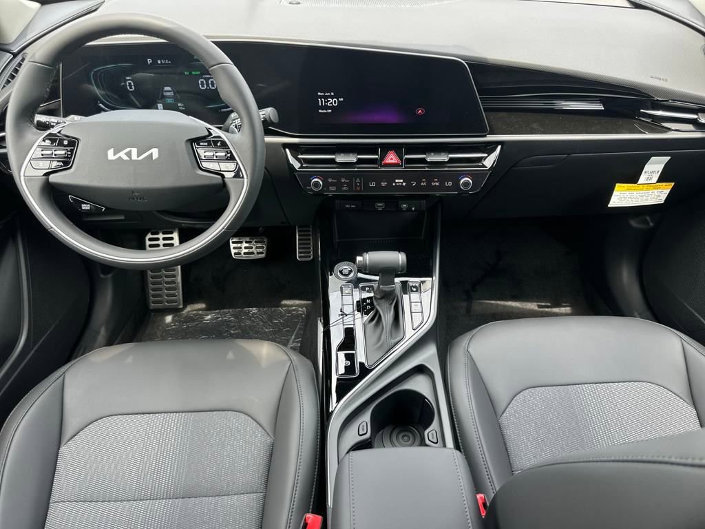 New 2025 Kia Niro EX Touring image 16