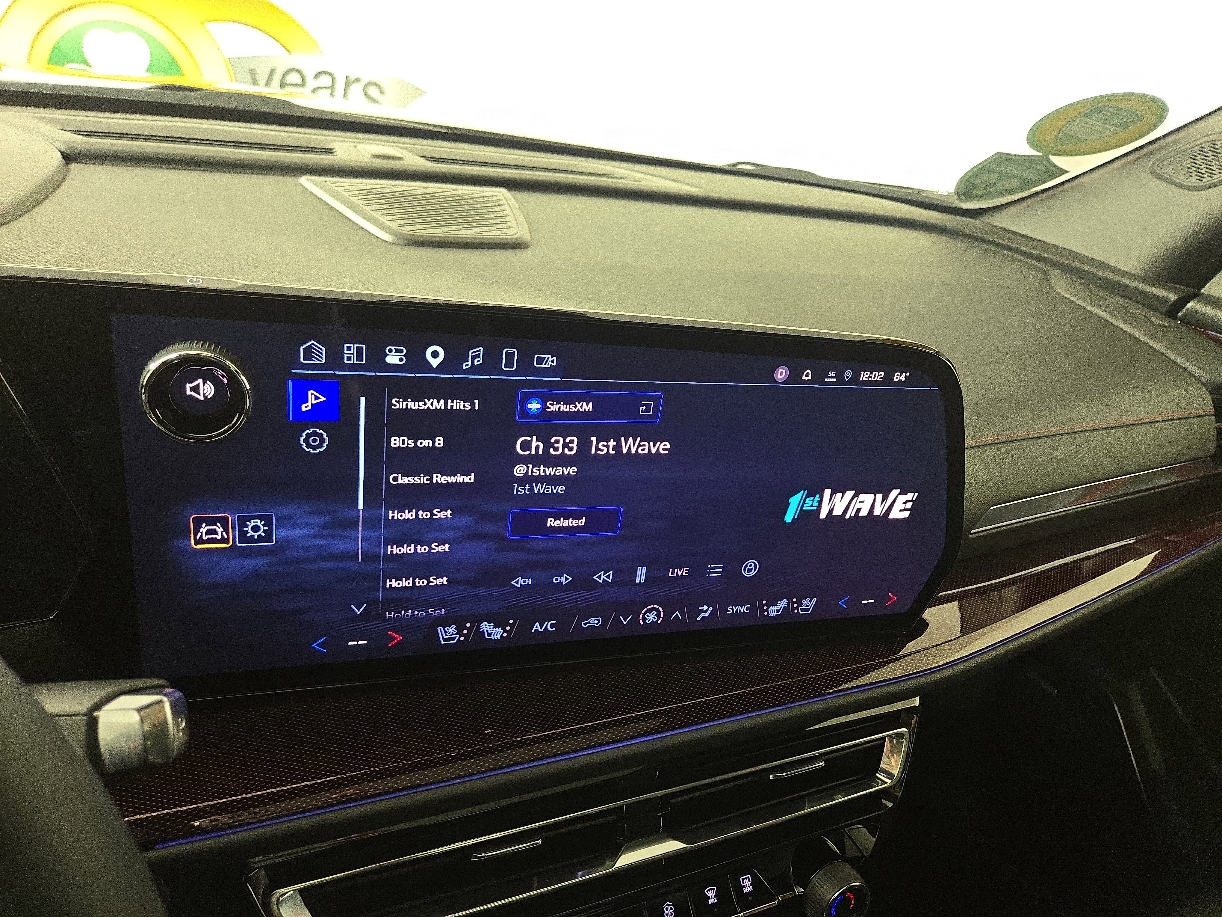 Certified 2025 Chevrolet Traverse RS w/ LPO, Floor Liner Package AWD/4WD image 20