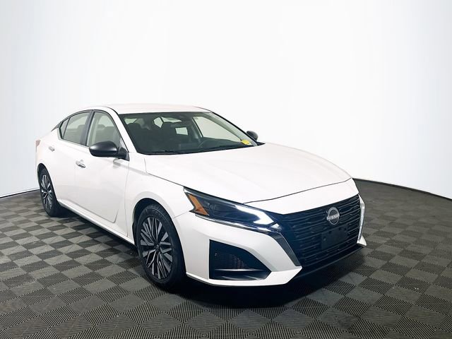Used 2025 Nissan Altima 2.5 SV