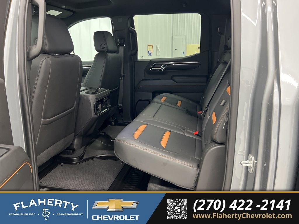Used 2024 GMC Sierra 1500 AT4 w/ Technology Package image 11