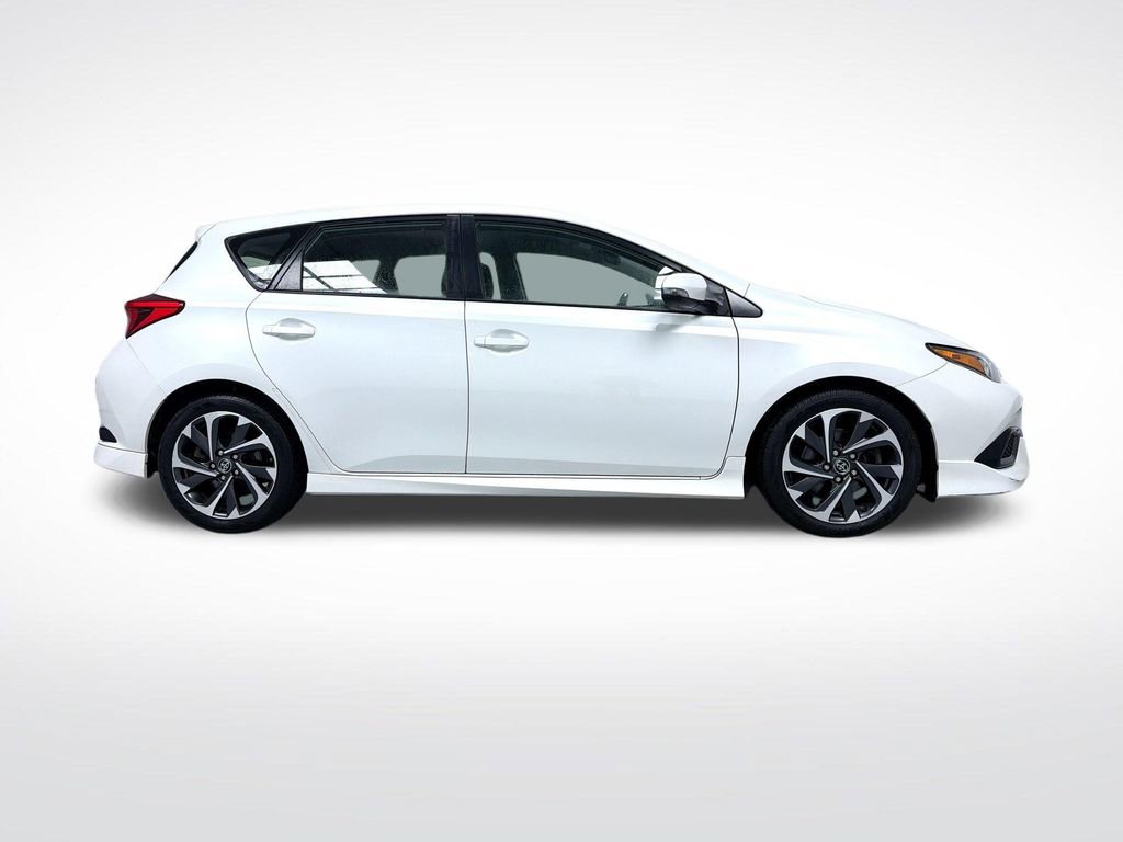 Used 2018 Toyota Corolla iM w/ Carpet Mat Package (TMS) image 10