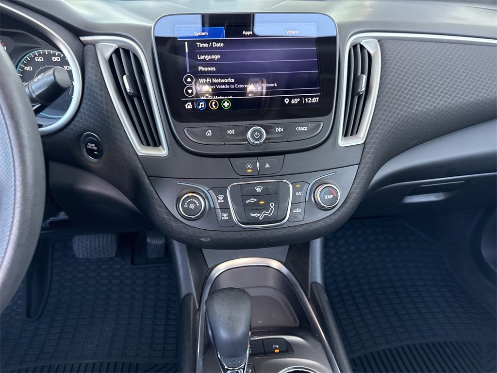 Used 2021 Chevrolet Malibu LS image 17