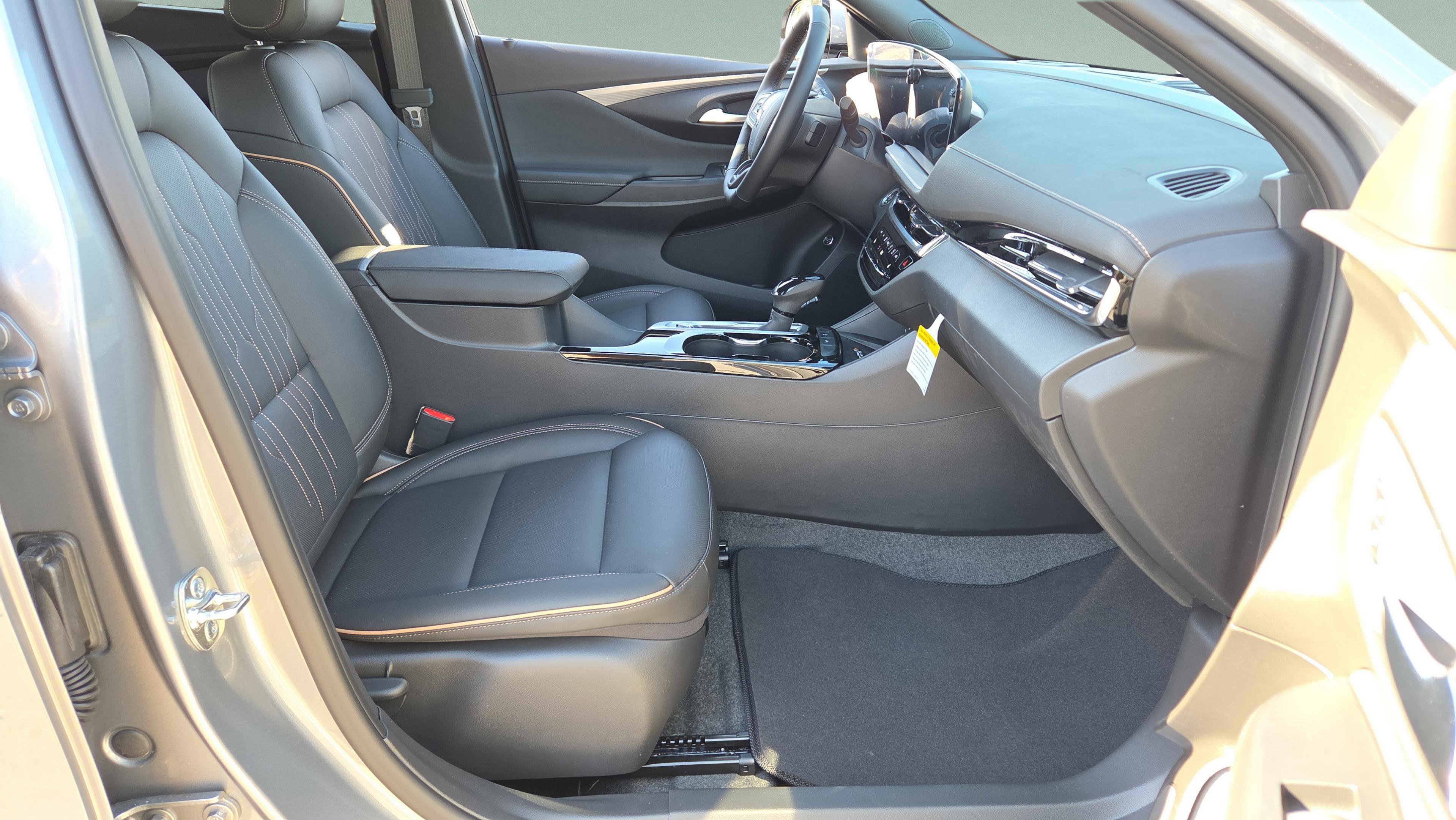 New 2026 Buick Envista Avenir FWD image 25