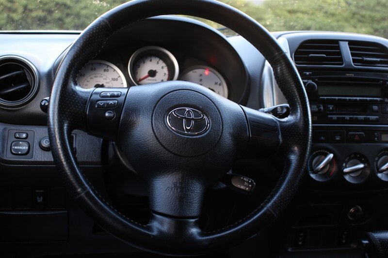 Used 2005 Toyota RAV4 4WD image 16