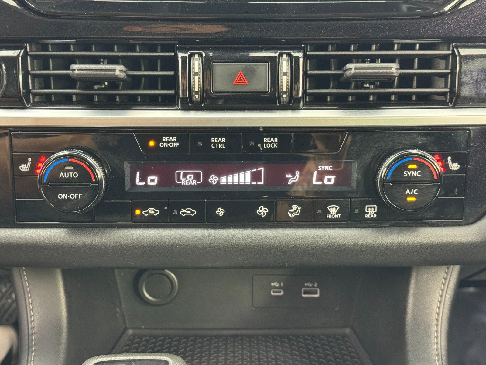 Used 2022 Nissan Pathfinder SV image 25