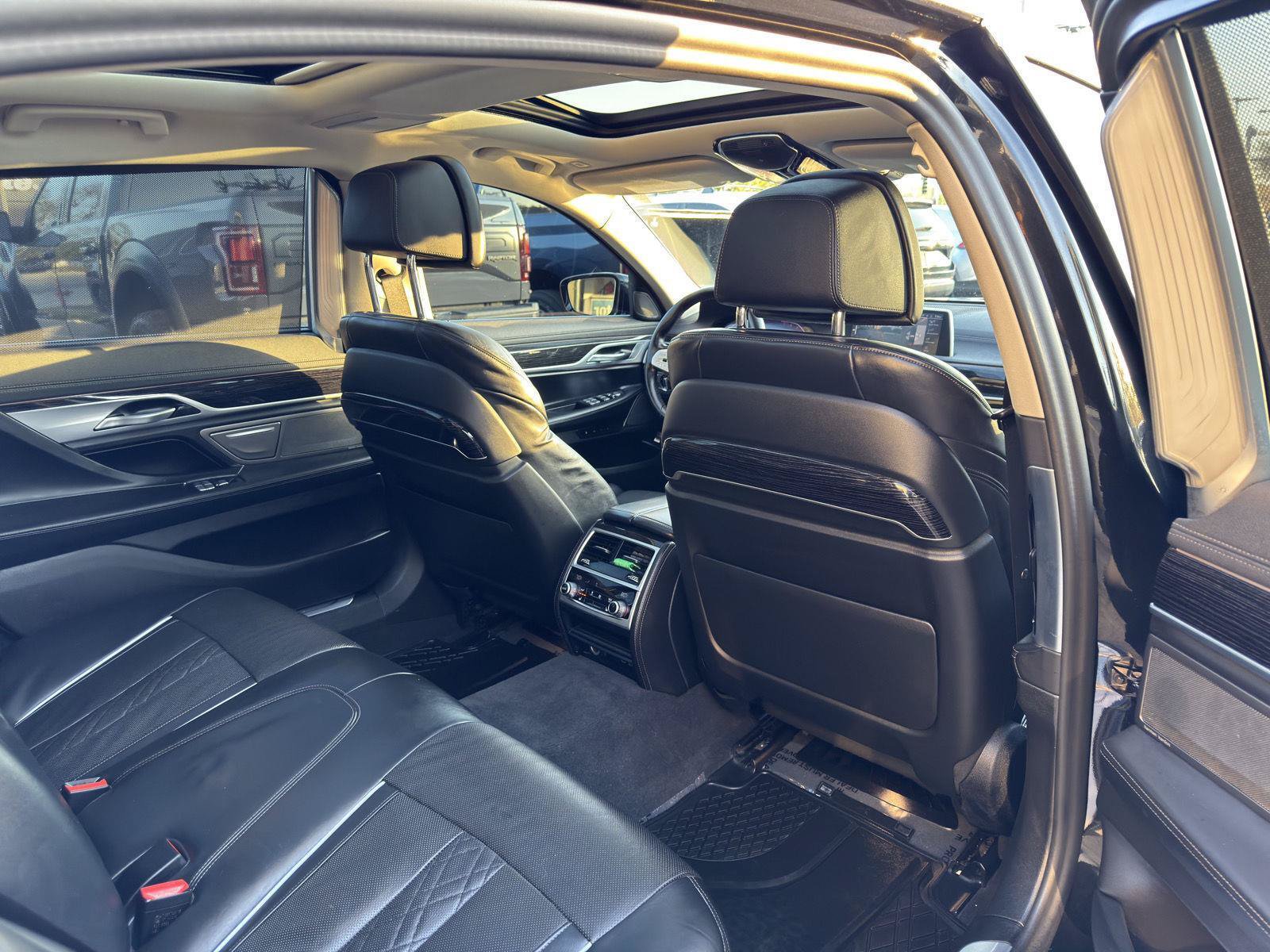 Used 2022 BMW 740i xDrive w/ Premium Package AWD/4WD image 38