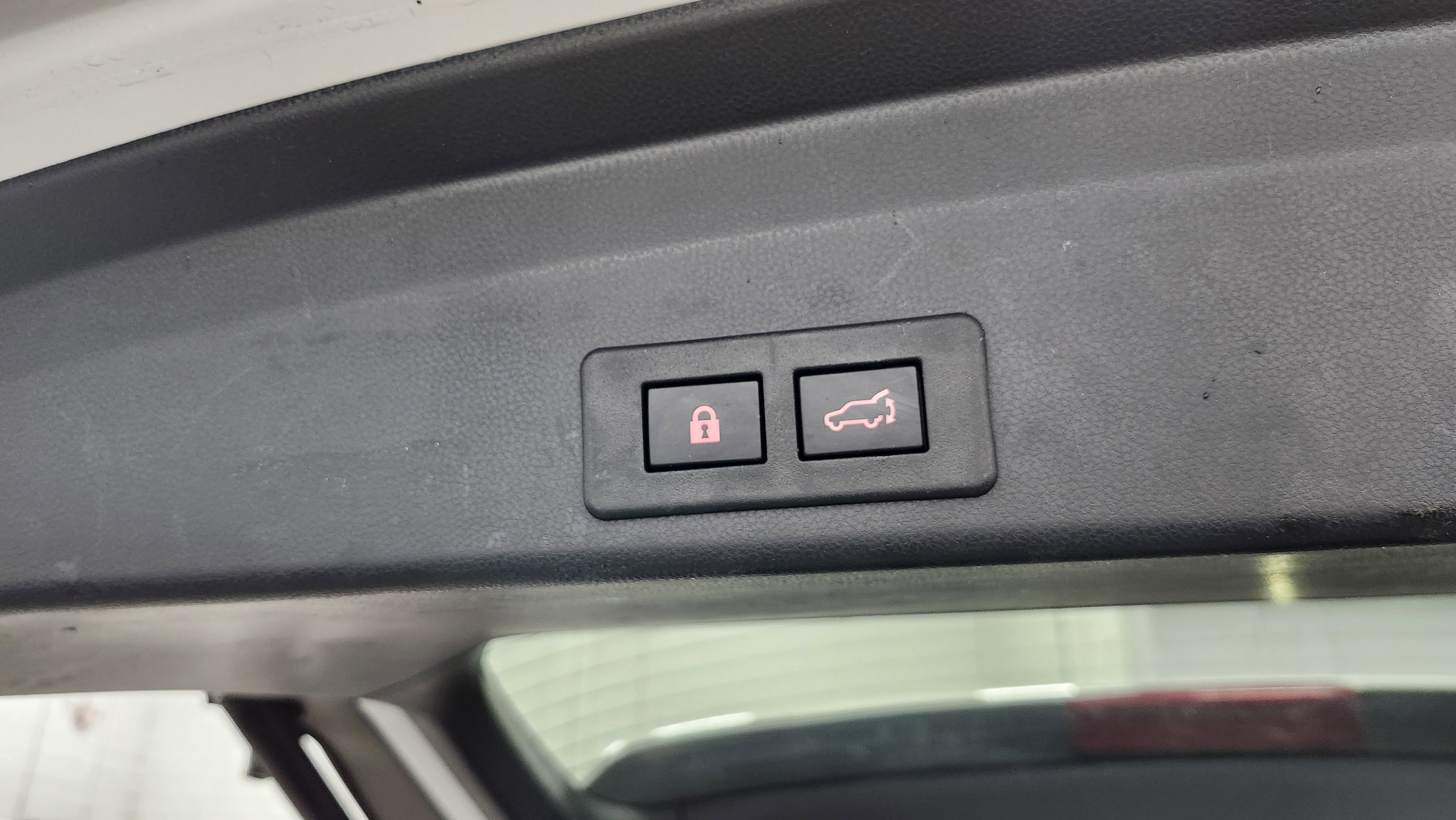 Used 2021 Subaru Ascent Limited w/ Technology Package image 25