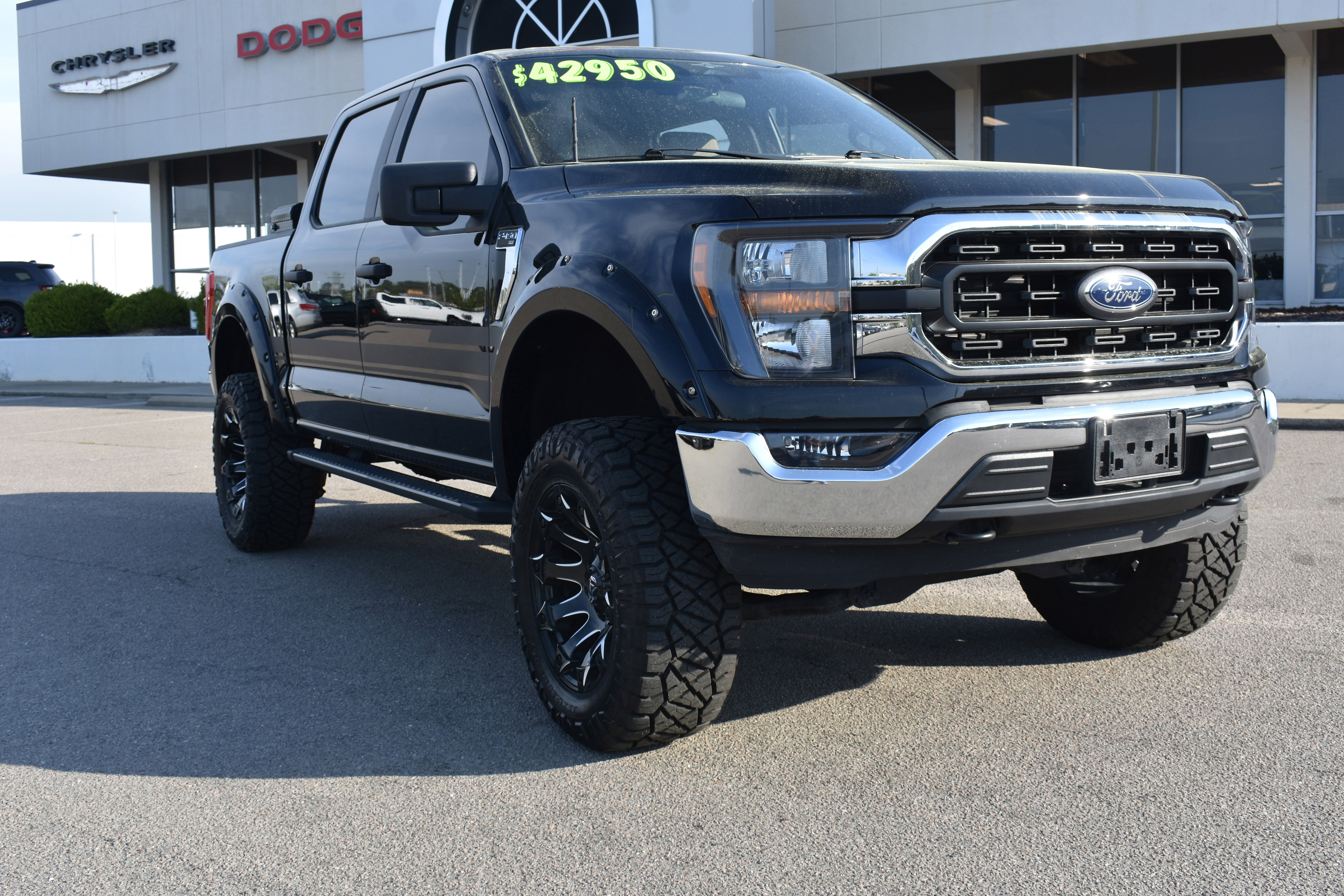 Used 2023 Ford F150 XLT image 3