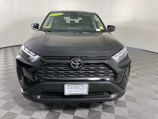 Used 2025 Toyota RAV4 LE AWD/4WD image 3