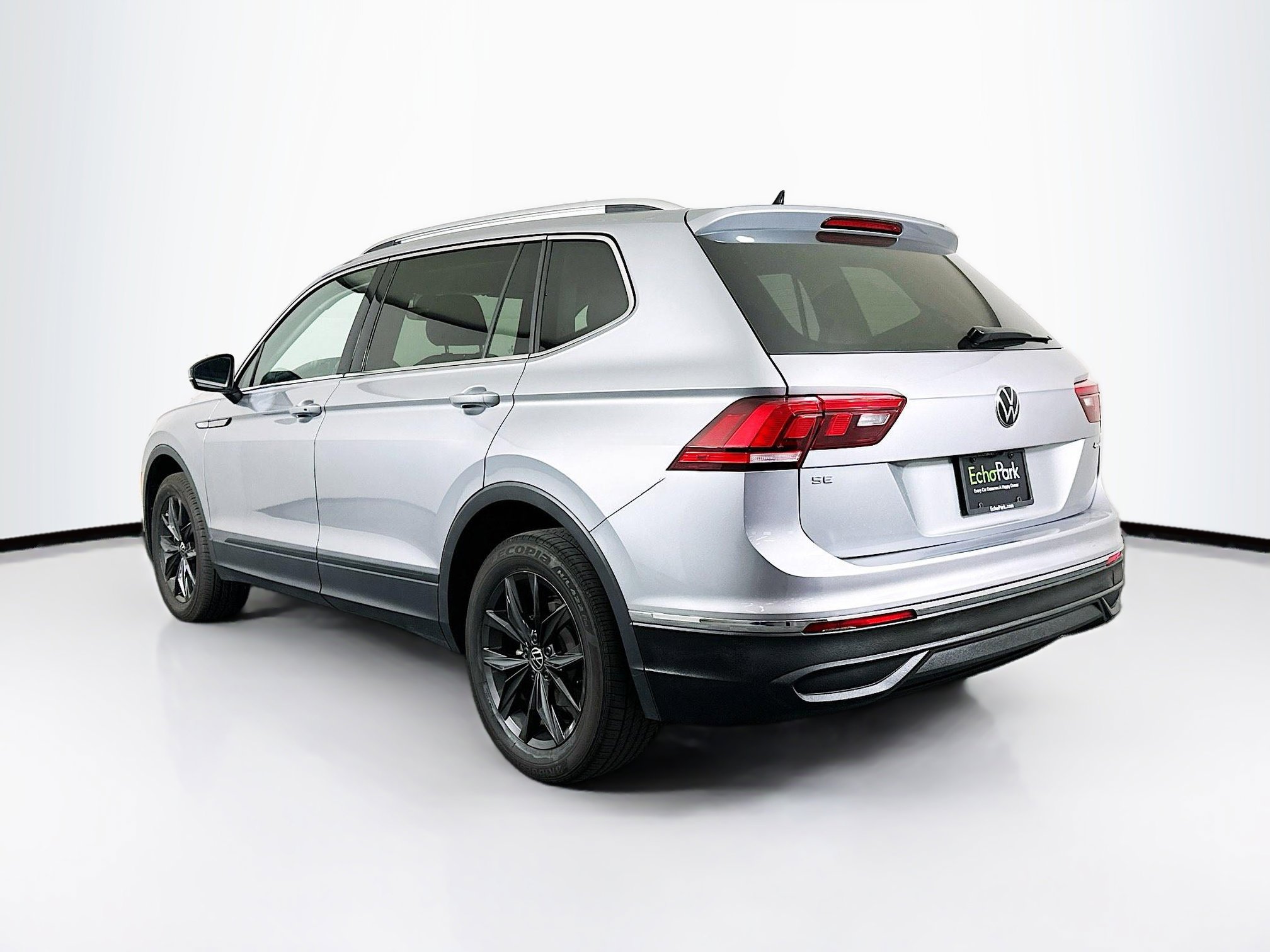 Used 2024 Volkswagen Tiguan SE image 5