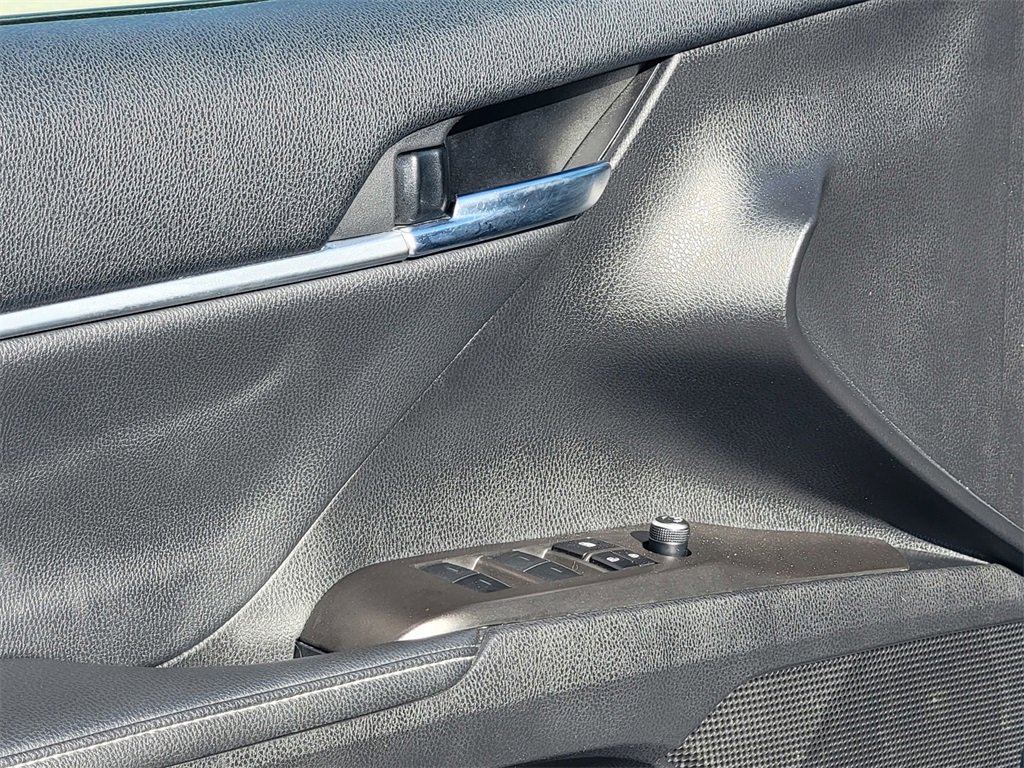 Used 2023 Toyota Camry XSE image 10