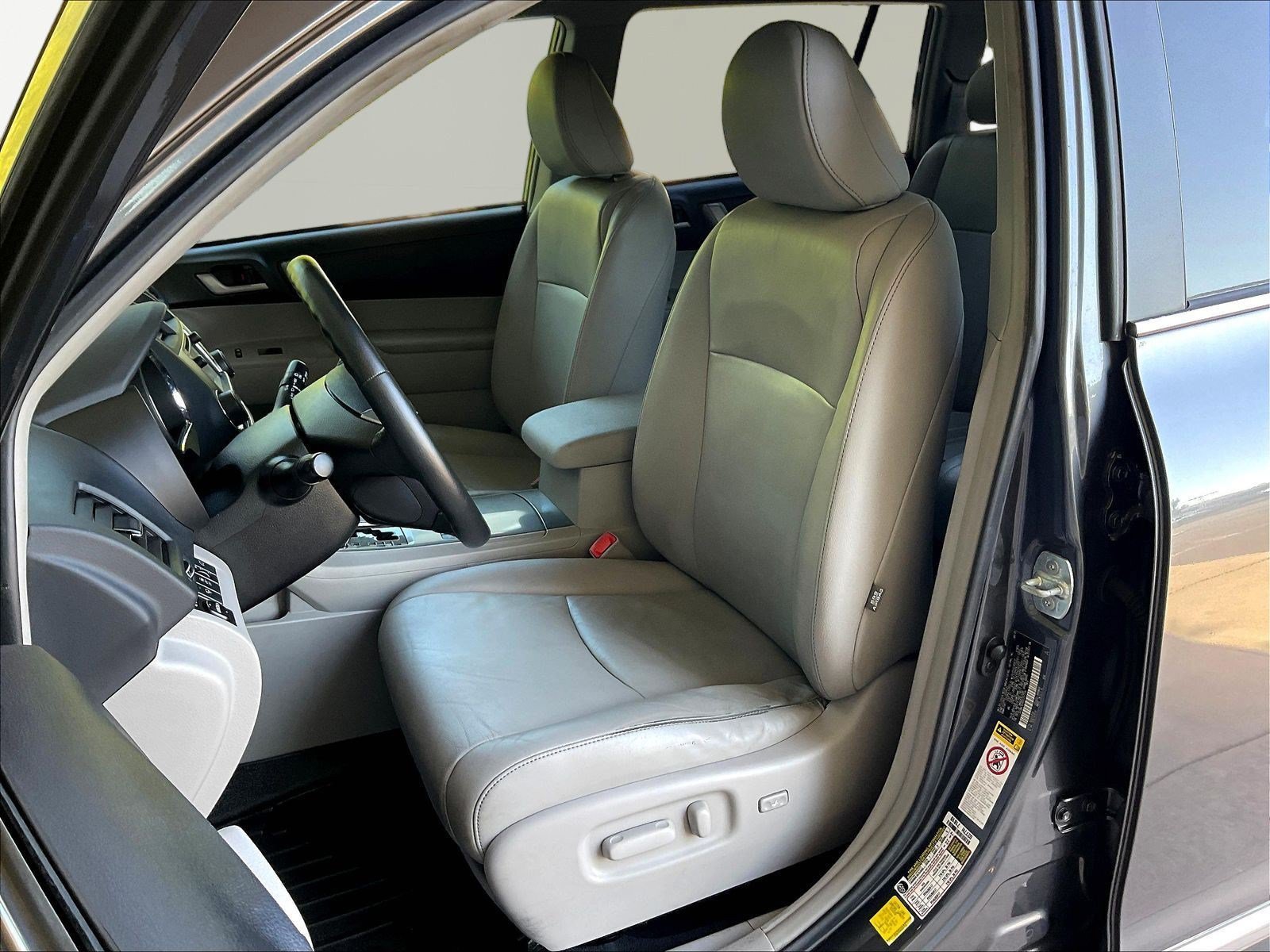 Used 2013 Toyota Highlander SE AWD/4WD image 20