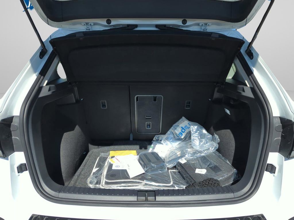 New 2026 Volkswagen Taos S image 19