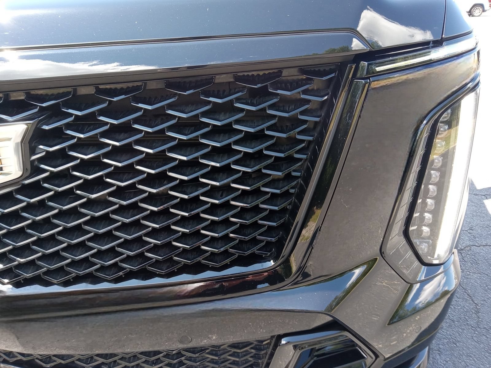 Used 2025 Cadillac Escalade V AWD/4WD image 7