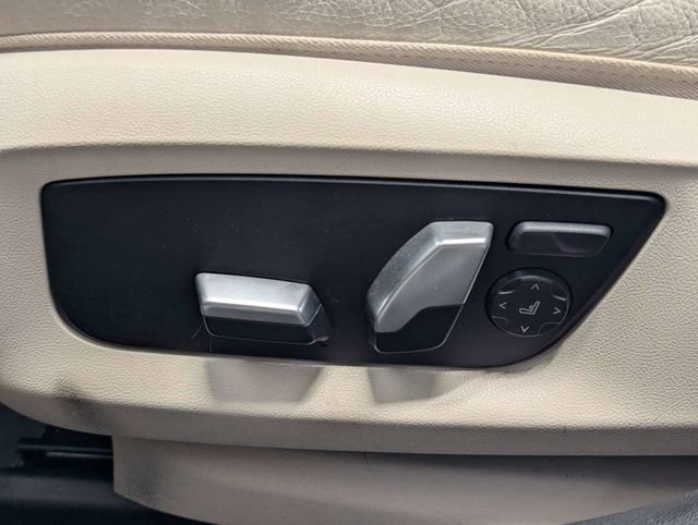 Used 2021 BMW 530i w/ Premium Package RWD image 11
