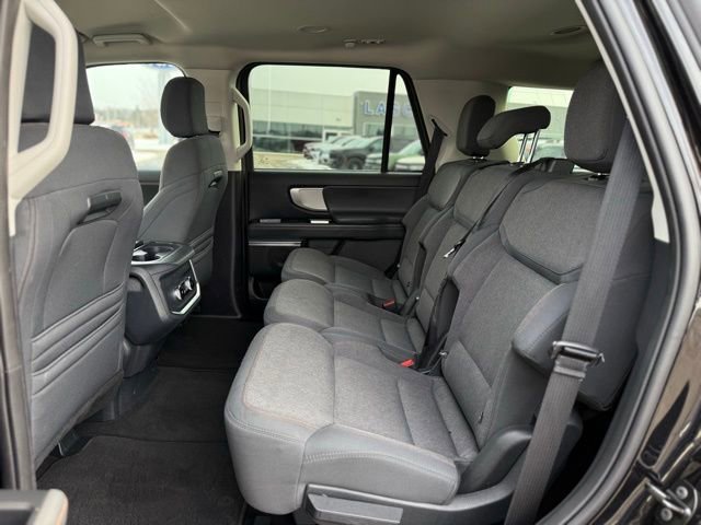 Used 2025 Ford Expedition Active image 15