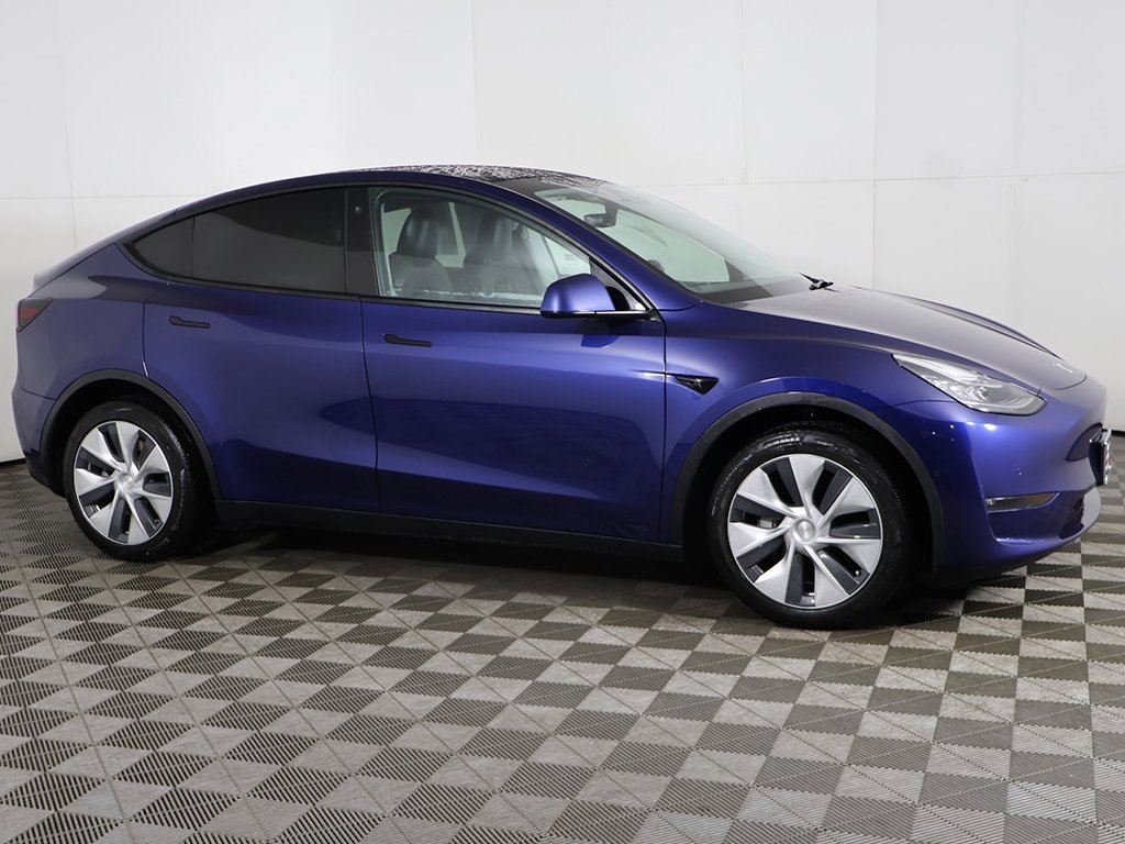 Used 2022 Tesla Model Y Long Range image 15
