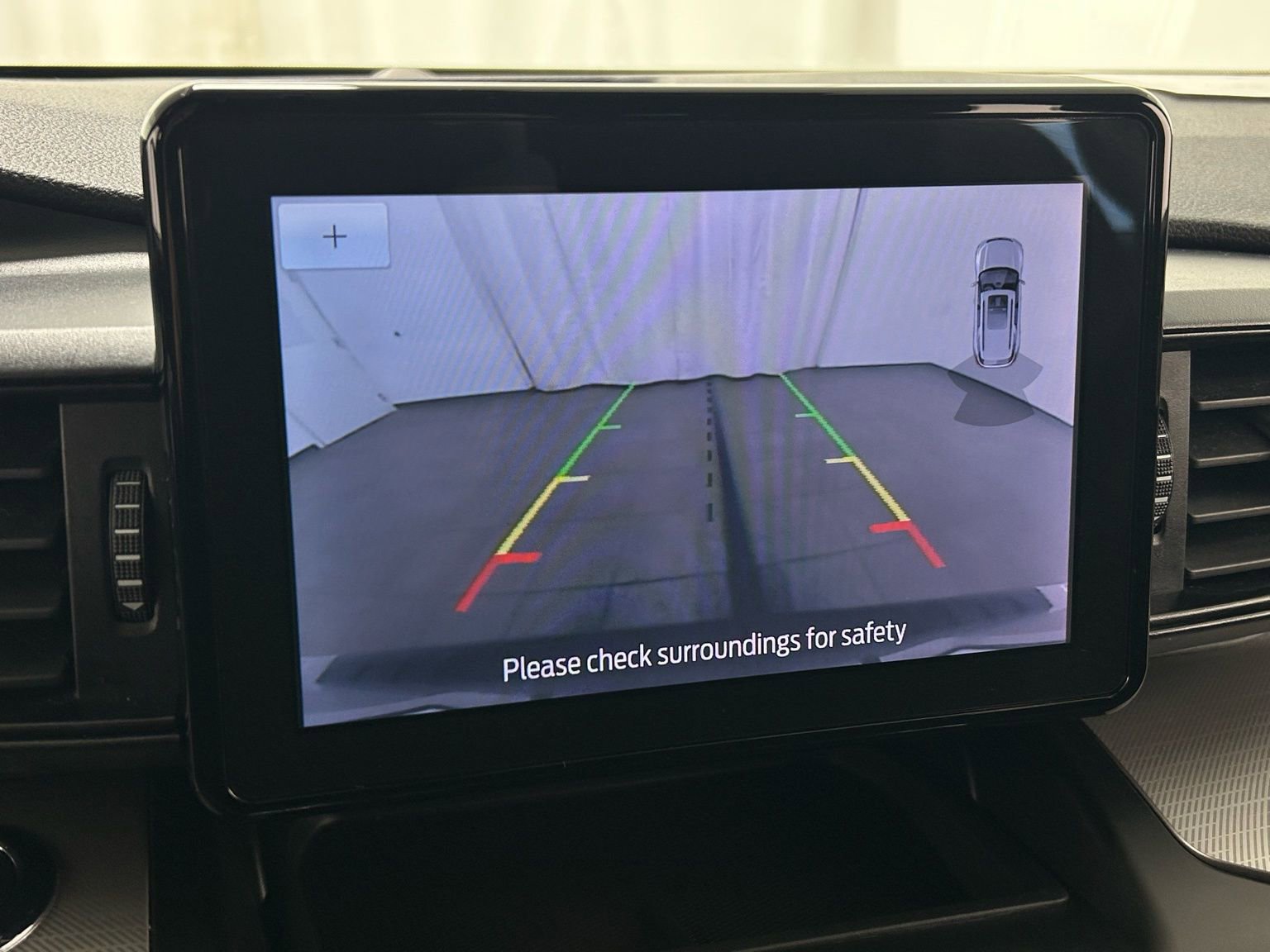 Used 2020 Ford Explorer XLT image 17