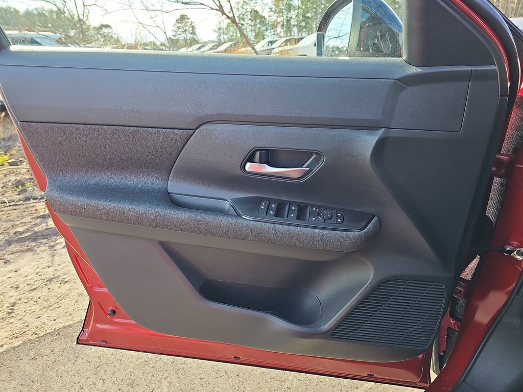 New 2026 Nissan Kicks SV w/ Charging Package FWD image 30