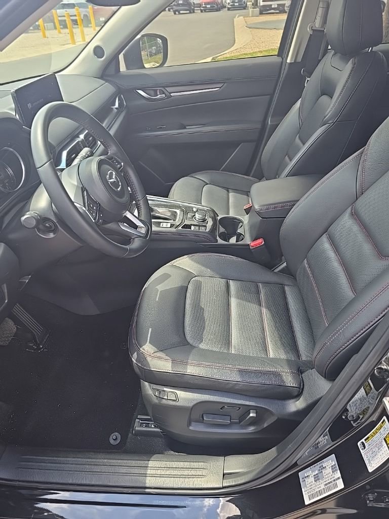 Used 2025 MAZDA CX-5 Carbon Edition image 12